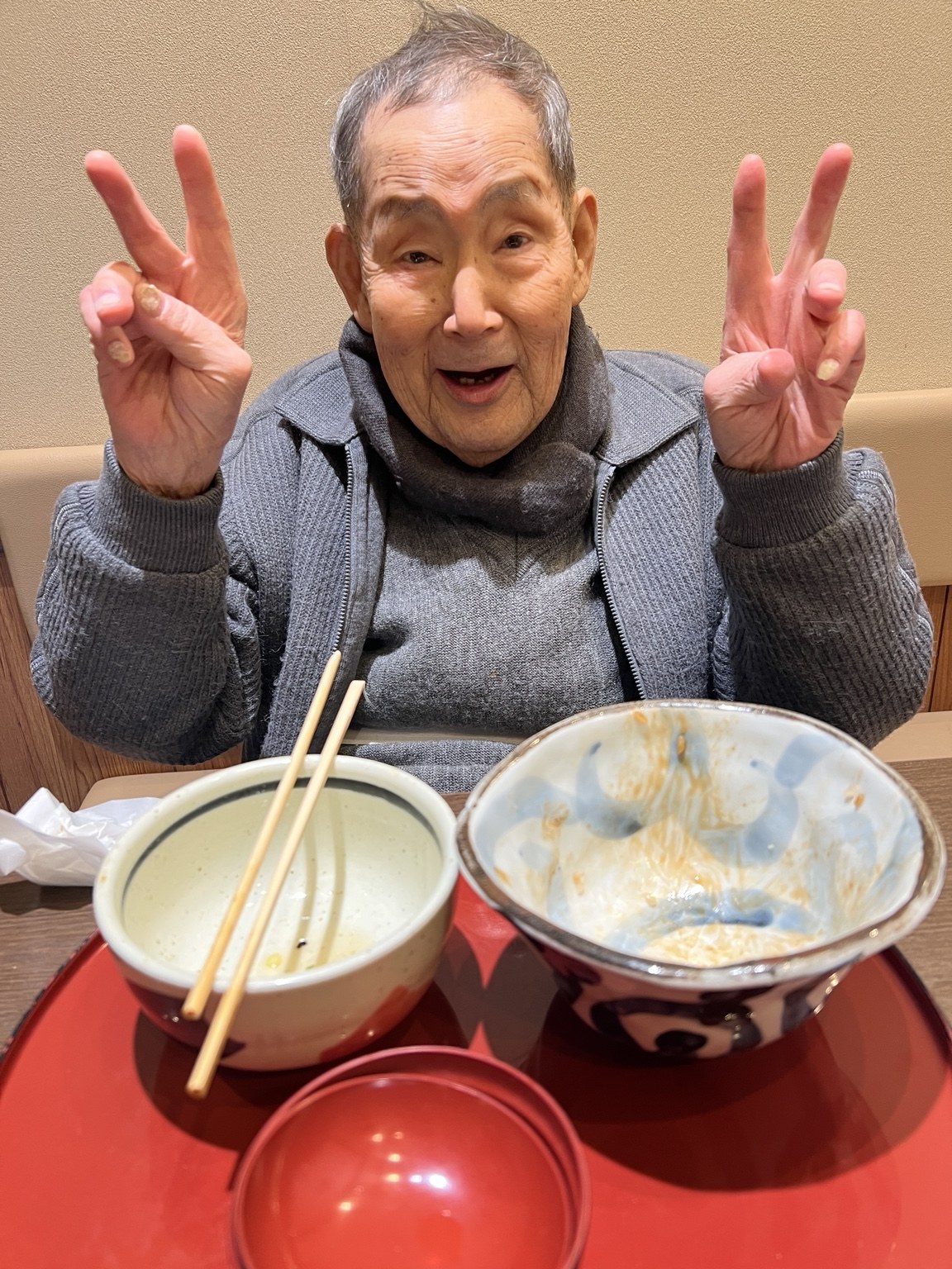 外食での笑顔